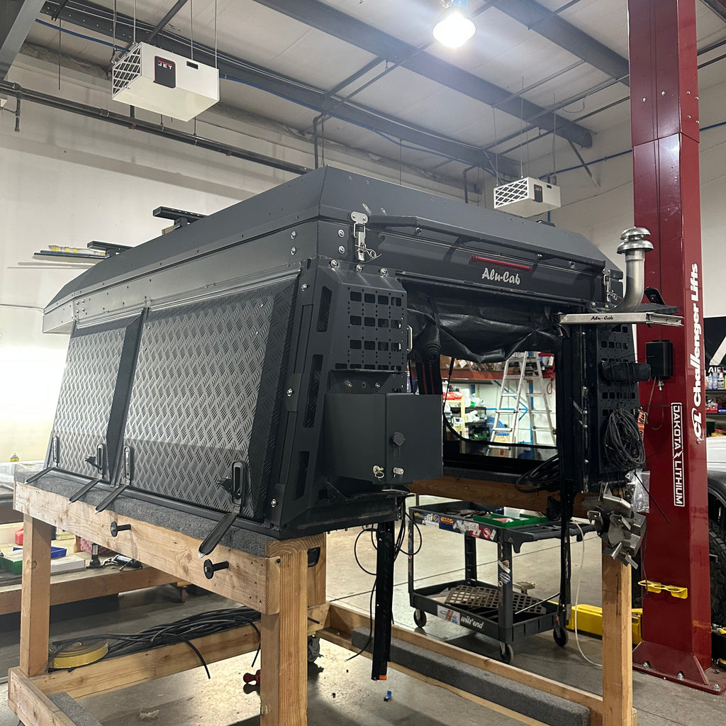 IN STOCK: Used Alu-Cab Alu-Cabin - 6.5' Bed (#5465)