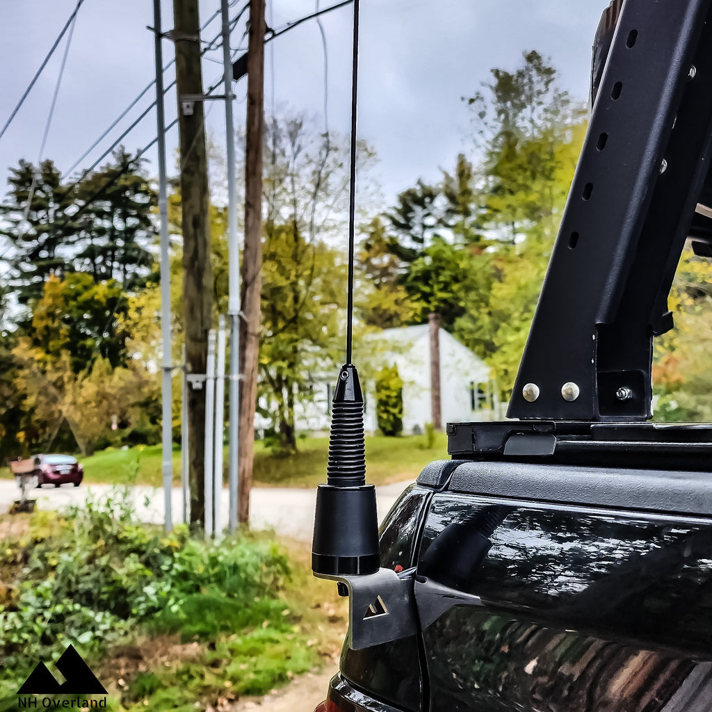 09-18 RAM 1500 Taillight Antenna Mount