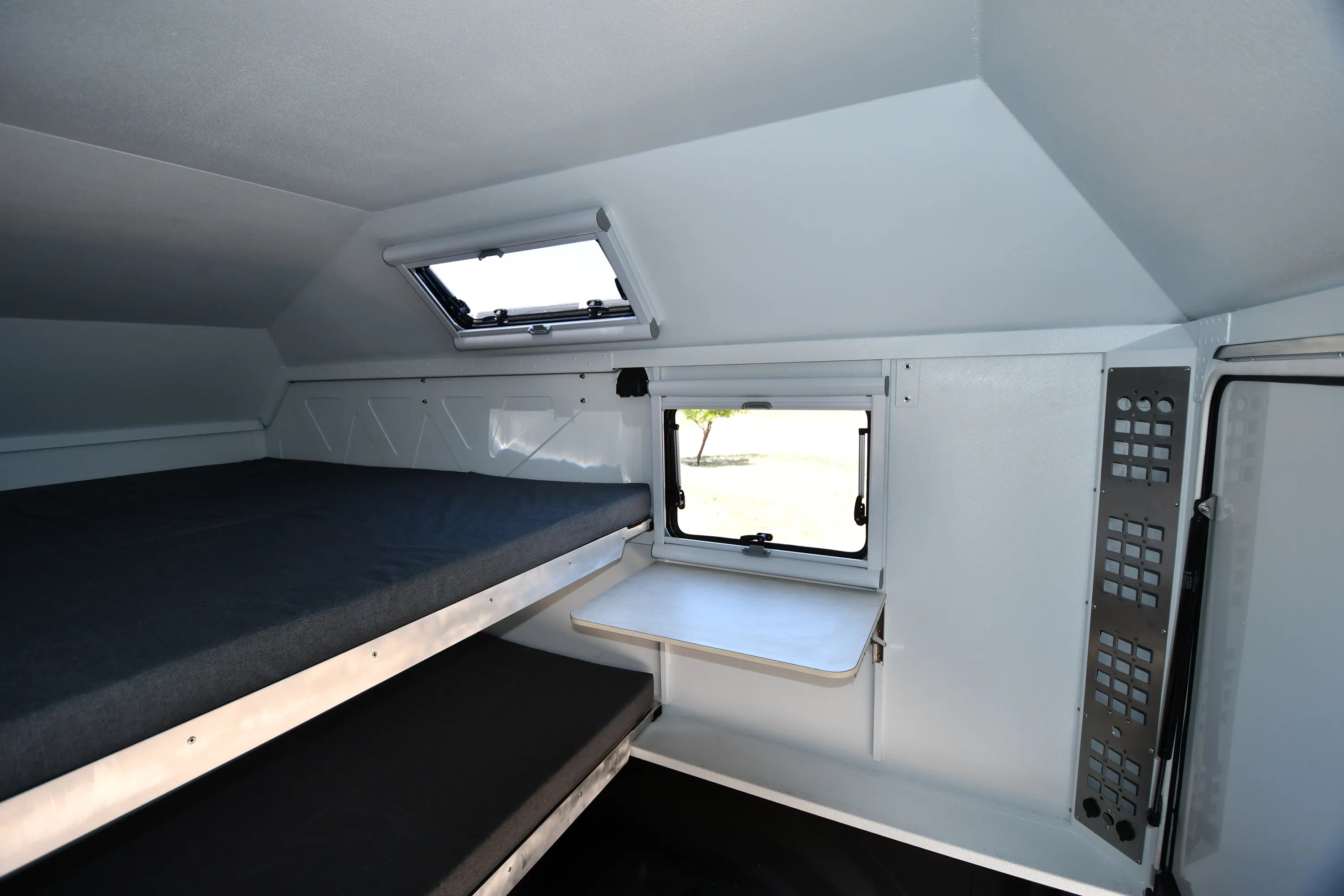 AT Aterra Truck Topper