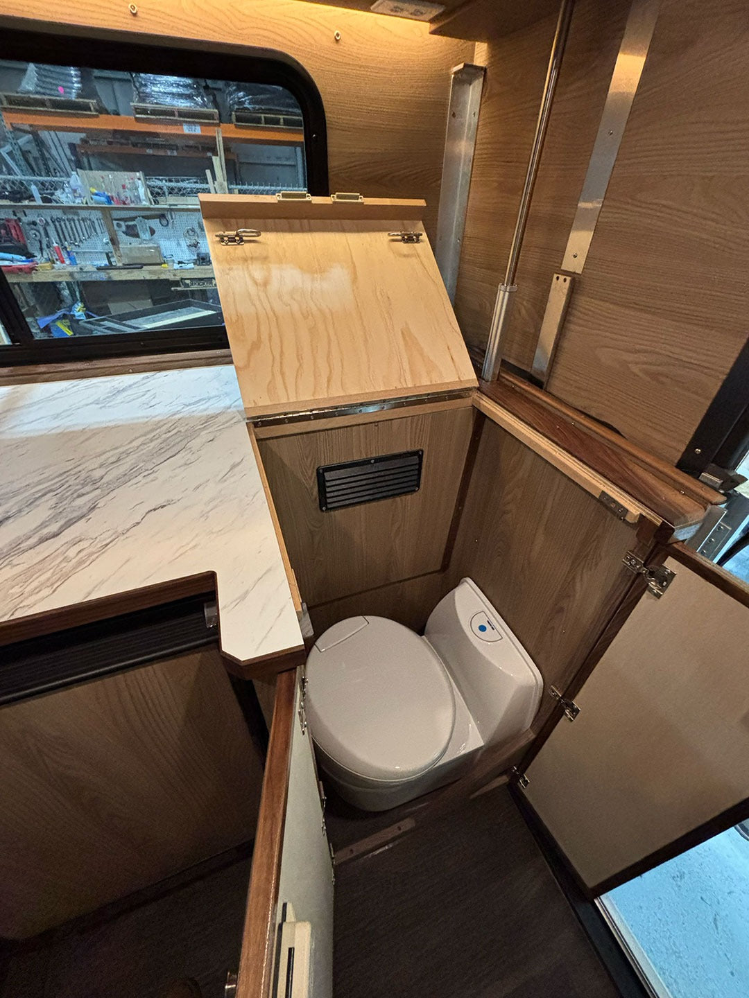 COMING JANUARY: 2026 Alaskan 650 SI (#5783)