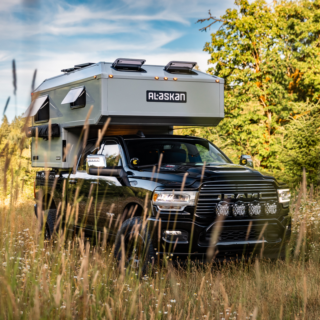 Alaskan HS 640 Truck Camper