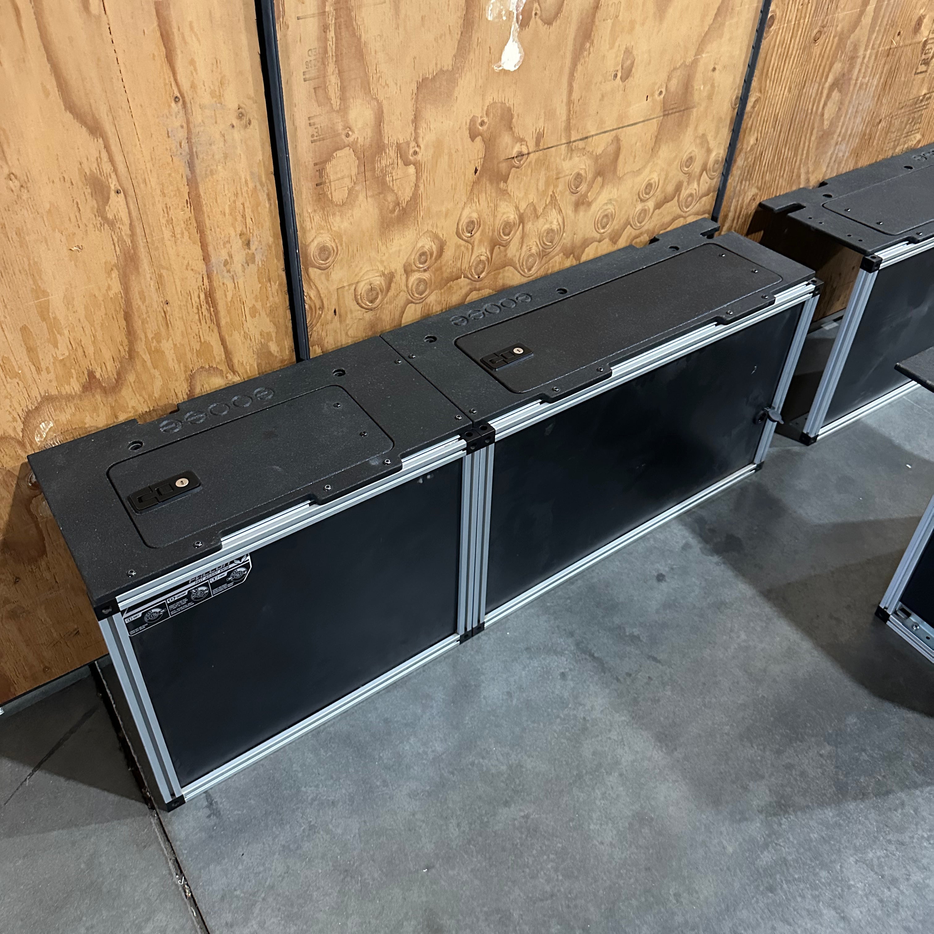 Goose Gear for Alu-Cab Canopy Camper Jeep Gladiator (USED)