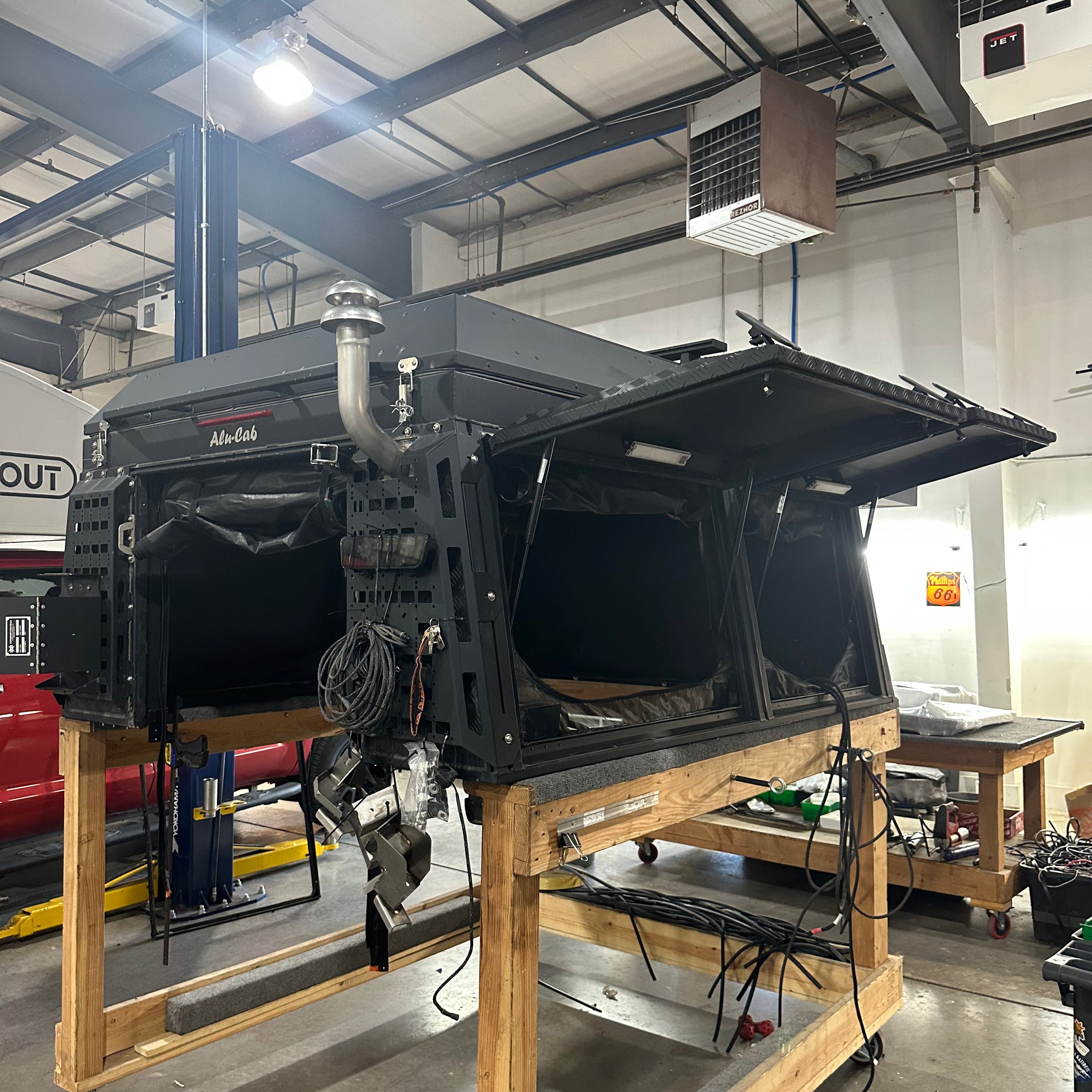 IN STOCK: Used Alu-Cab Alu-Cabin - 6.5' Bed (#5465)