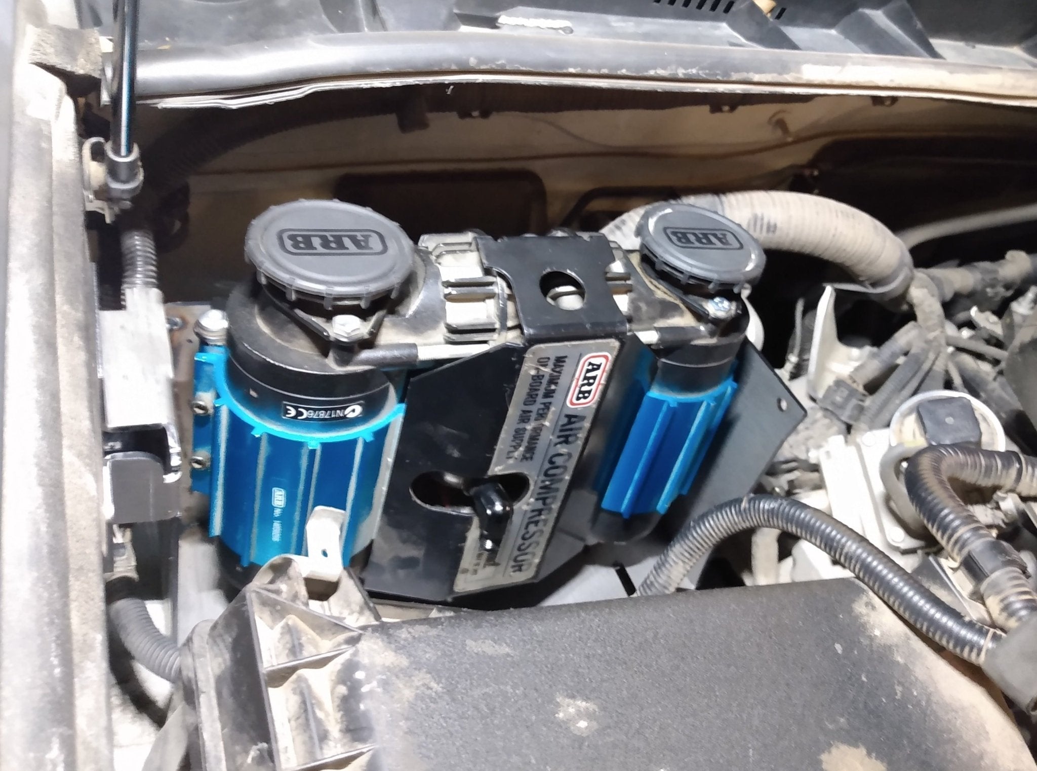 Bundle Pricing: ARB Mounting Bracket (ARB4RUN5CO) & ARB Twin Air Compressor (CKMTA12) for Toyota 4 Runner Gen 5 (2003+)