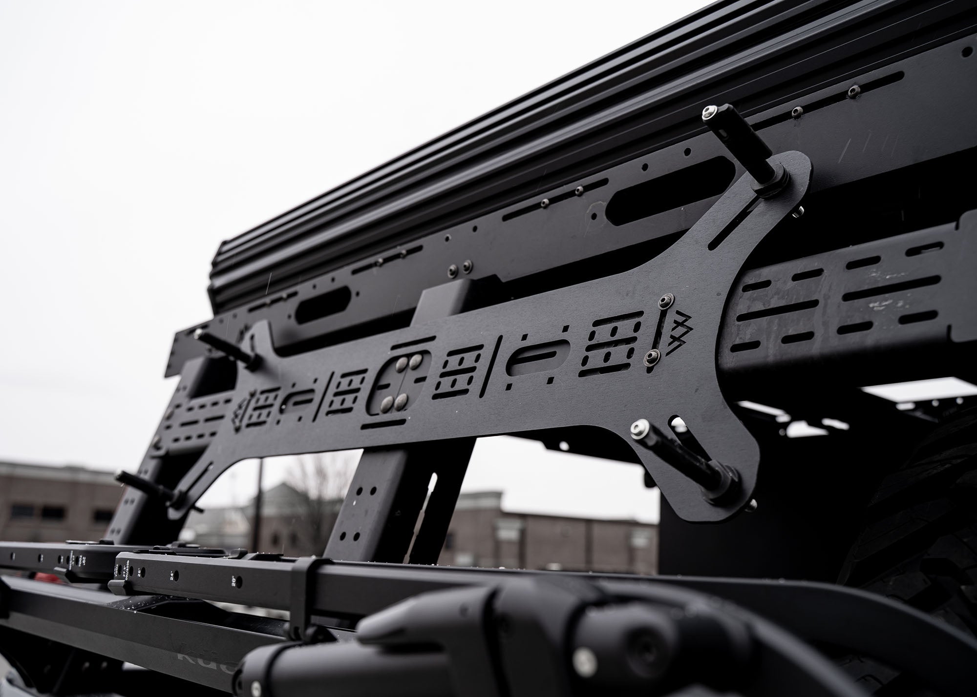 Universal Dogbone Aluminum Traction Board Mount