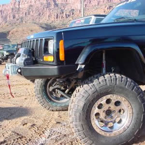 "Rock Proof" Front Bumper for Jeep Cherokee XJ (1984-01)