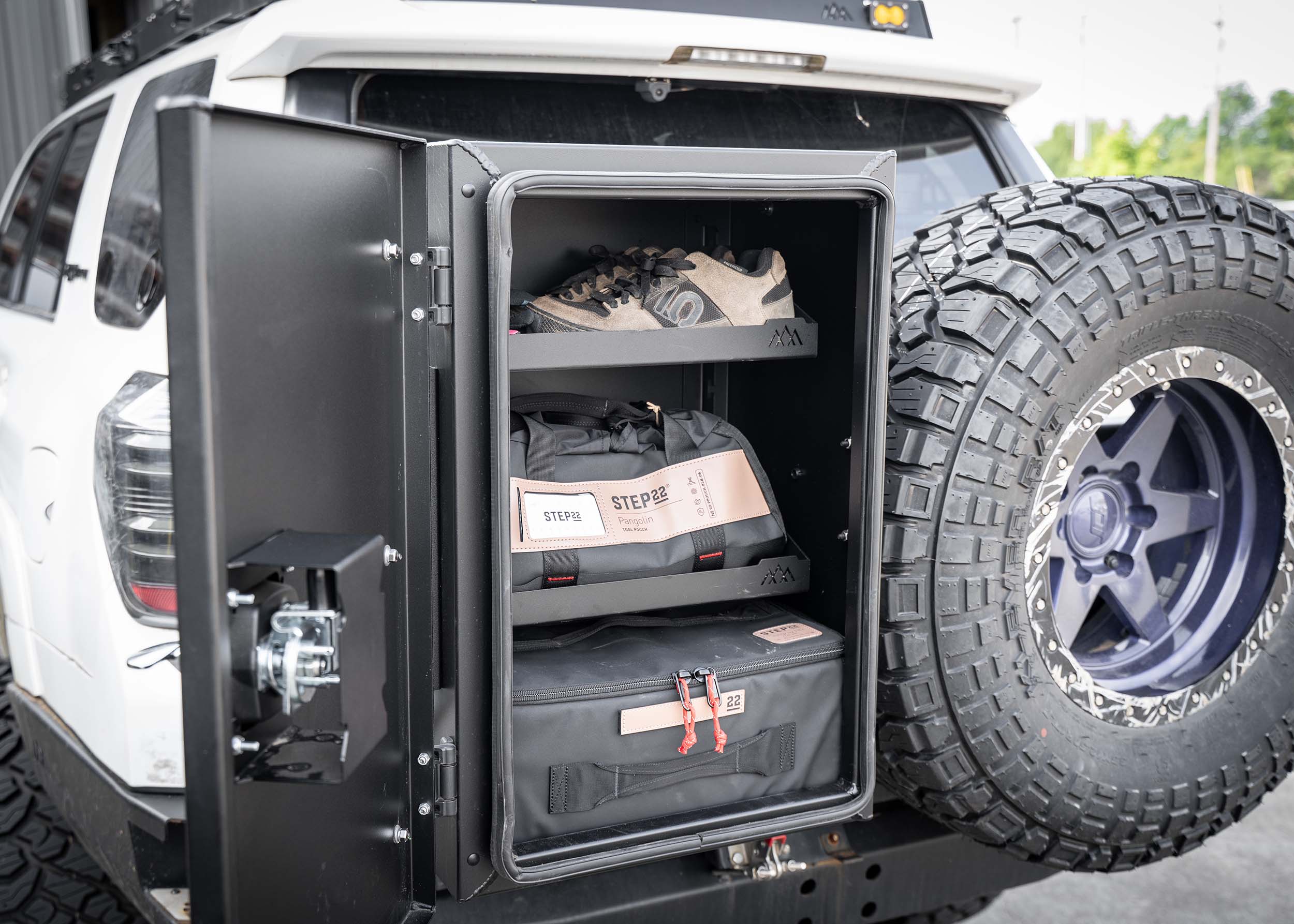 Universal Adventure Storage Box (19x28x15)